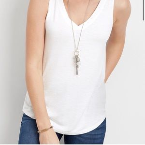 Solid v-neck tank top